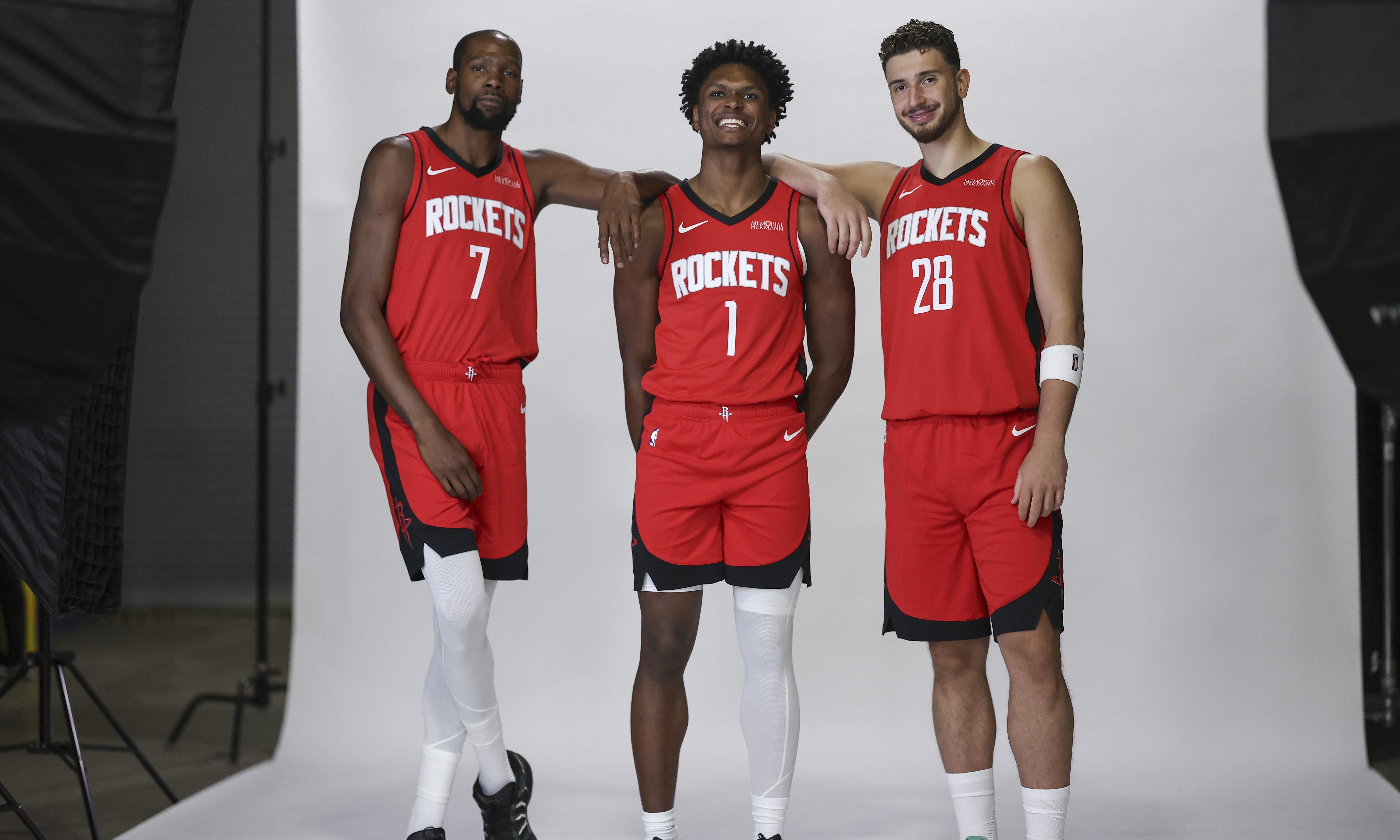 九游体育app-赛地聚焦——NBA总决赛今夜热度飙升；迈阿密热火篮板制胜；更衣室稳定；更衣室氛围转暖的简单介绍